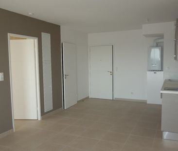 Location Appartement 2 pièces 42m² ST JEAN DE VEDAS 34430 - Photo 4