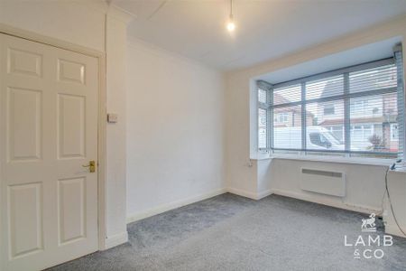 2 bedroom maisonette to rent - Photo 4