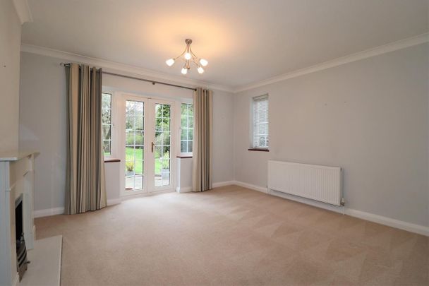 Edwin Road, West Horsley - Photo 1