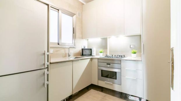 Room for rent in a 5-bedroom apartment in Sant Pau, Barcelona - Foto 1