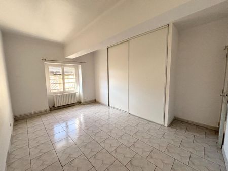 Location Appartement 3 pièces 84m² AVIGNON 84000 - Photo 3