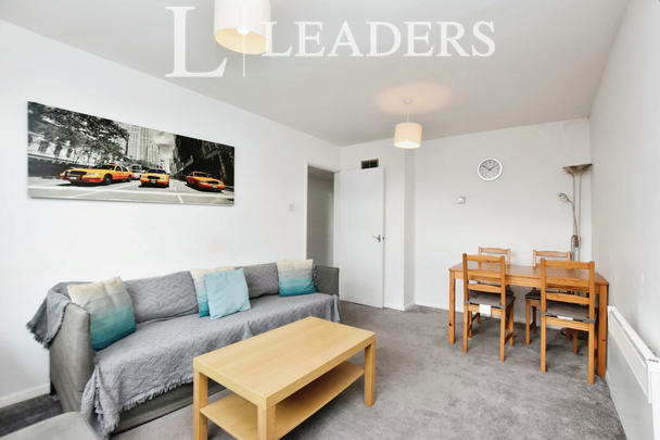 2 bedroom apartment to rent Apton Court, Apton Road, Bishops Stortford, CM23 - Photo 1