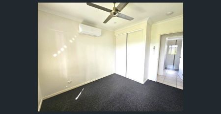 4-Bedroom Modern House - Photo 4