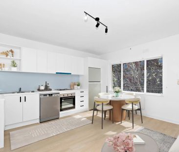 Light-Filled Modern Apartment in Prime St Kilda Location - Photo 5