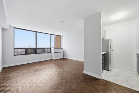 For Lease - 2360 Dundas Street Unit# 2102B, Toronto, Ontario - Photo 3