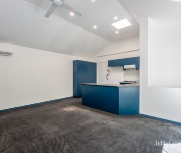 Convenient Inner-City Living - Photo 2