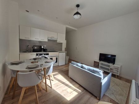 Location Appartement 3 pièces 48m² - Photo 2