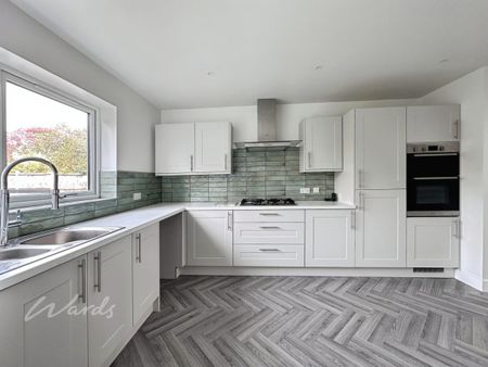 4 bedroom detached house to rent - Photo 4