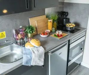 1 bedroom private hall to rent - Photo 3