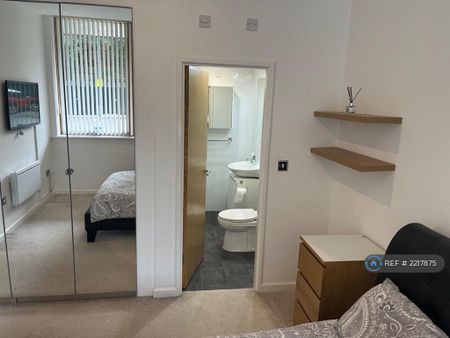 2 bedroom flat to rent - Photo 5