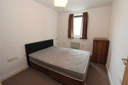 Waterloo Apartments, Leeds City Centre, LS10 1JA - Photo 4