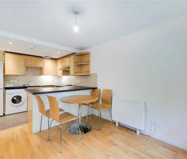 Studio to rent - Photo 6