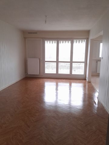 Location Appartement 4 pièces 75m² CHALON SUR SAONE 71100 - Photo 2