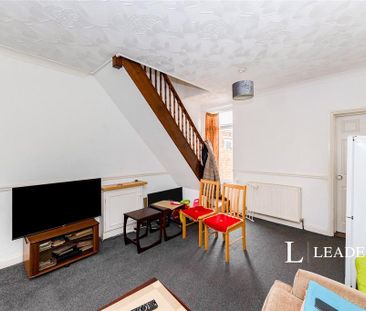 2 bedroom terraced house to rent - Photo 3