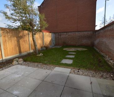 3 bedroom end of terrace house to rent - Photo 4