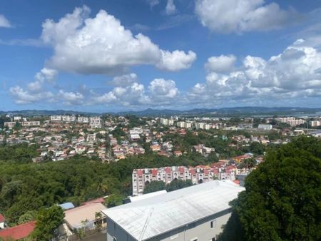 Location Appartement 102m² 4 pièces Fort de france - Photo 4