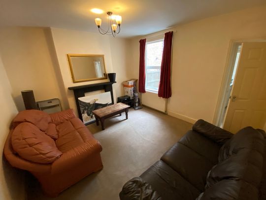 5 Bed Student Accommodation - Photo 1