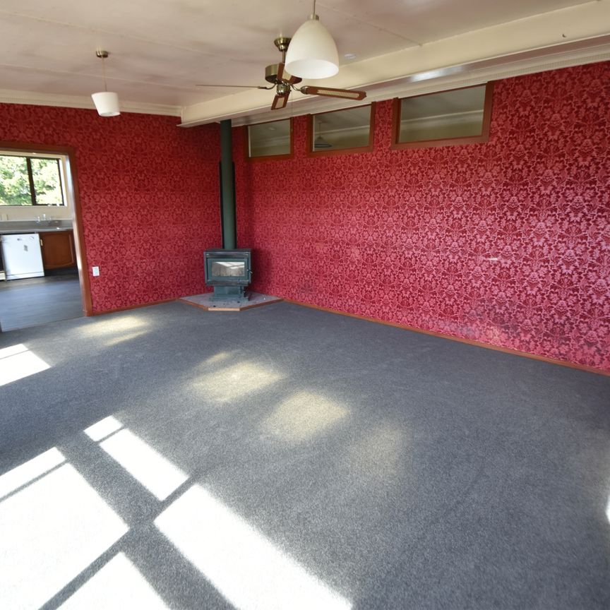 Sunny 2 bedroom home - Photo 1