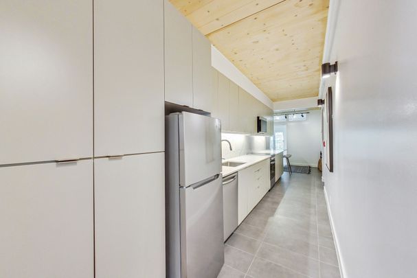 For Lease - 1604 Queen Street Unit# 201, Toronto, Ontario - Photo 1