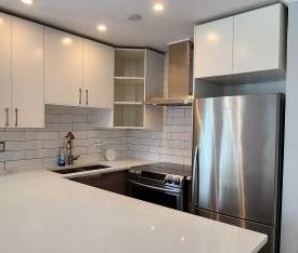 Renovated 2 beds 1.5 baths in Mount Pleasant East - Photo 1