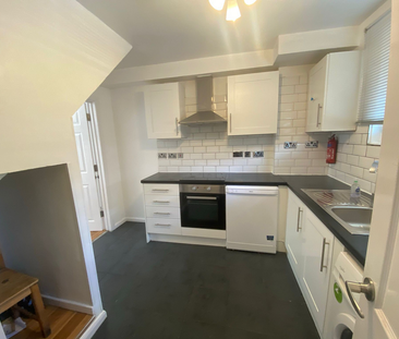 1 bedroom in a flat share to rent - Photo 1