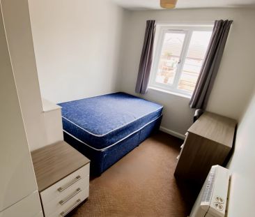 TWO BEDROOM APARTMENT - Photo 3