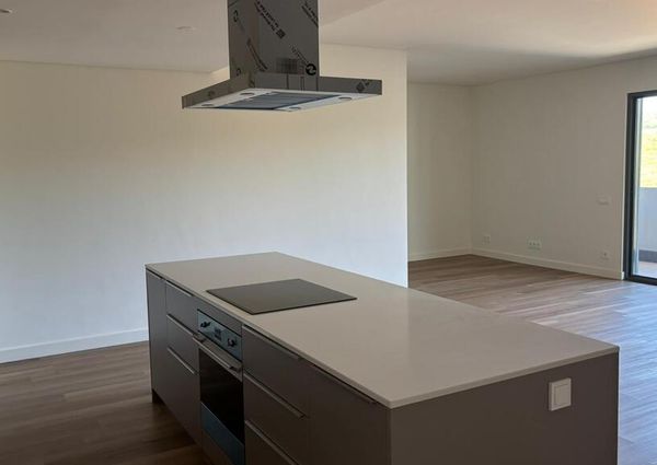 3 Bedroom Apartment with swimming pool, Miraflores, Oeiras