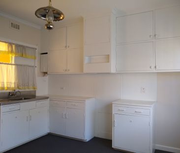 31 Heller Street, Brunswick, VIC 3056 - Photo 3