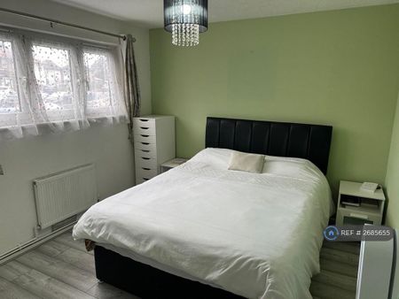 2 bedroom maisonette to rent - Photo 4