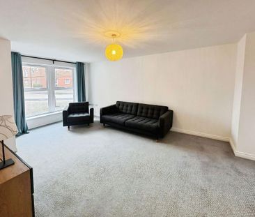 2 bedroom flat to rent - Photo 2