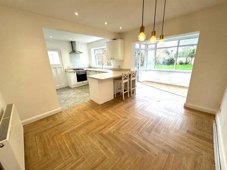 3 bedroom detached house to rent - Photo 4