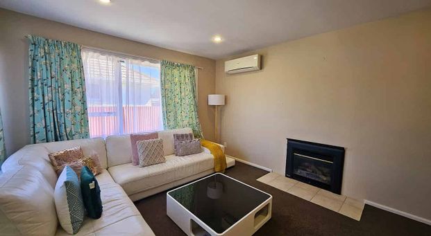 3 Bedroom with Sleet out/ Office - Photo 1