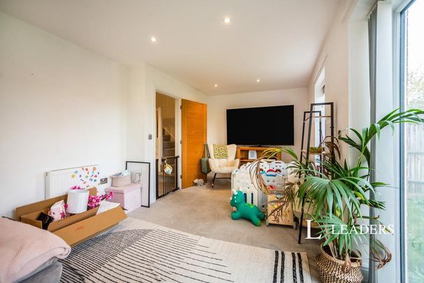 3 bedroom terraced house to rent - Photo 1