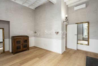 Charming Residence in a 17th-Century Palazzo