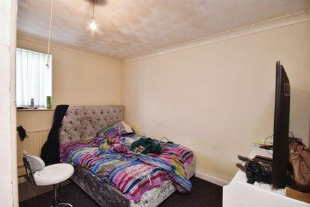 Railway Street, Cardiff, CF24 - Photo 2