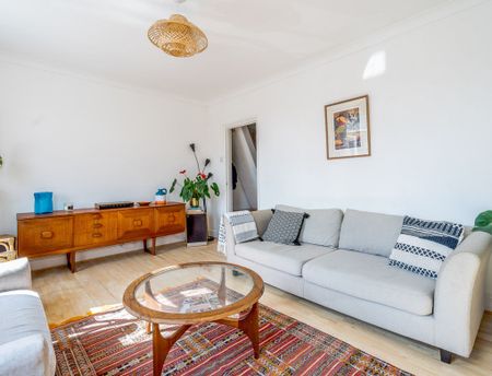 2 Bed Flat, Napier Road, SE25 - Photo 3