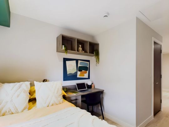 Luxury Ensuite - Photo 1