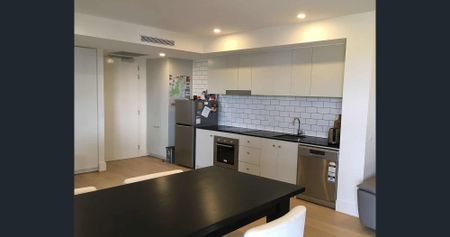 North facing executive apartment on Kingston Foreshore - Photo 2