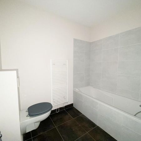 2 PIECES AVEC BALCON ET PARKING PROCHE CENTRE VILLE - Photo 4