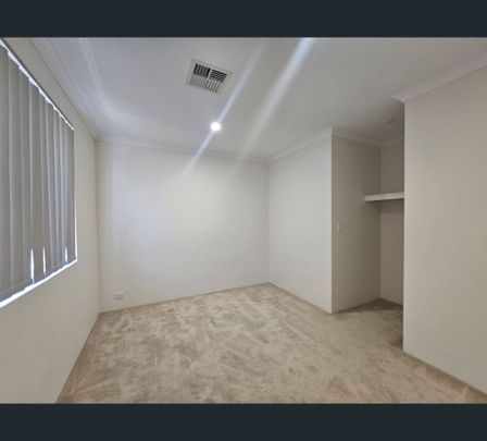 8 Aracuana Street, Southern River, WA 6110 - Photo 1