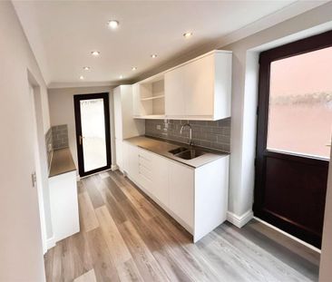 5 bedroom detached house to rent - Photo 4
