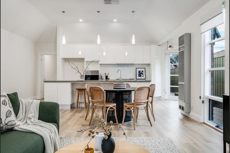 Fully Furnished Executive Rental - Photo 5