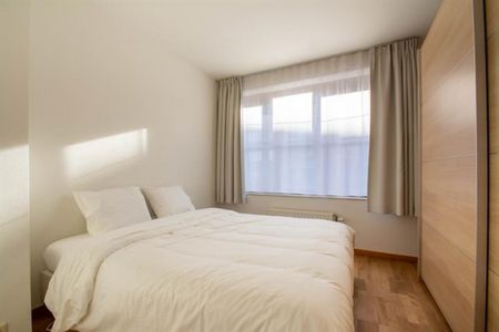 Proche de la Maison Communale d'Auderghem, beau Rez-de-Chaussée meublé de 2 chambres - Photo 3