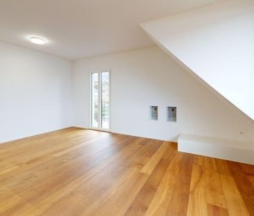 Dachwohnung mit Blick auf den Zürichsee – saniert im Jahr 2023 - Photo 1