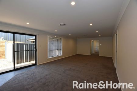 Spacious Family Home in North Orange - Photo 2