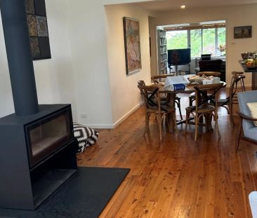 Stylish Family Home with Modern Comforts! - Photo 1