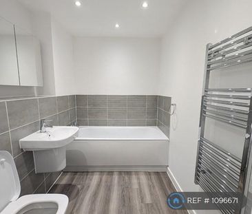 2 bedroom flat to rent - Photo 5