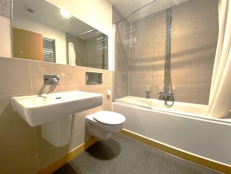 Spring Promenade, West Drayton, UB7 - Photo 2