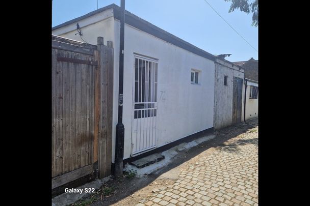 Studio Flat, Markhouse Road, E17 - Photo 1