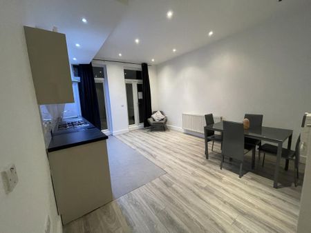 1 bedroom flat to rent - Photo 3